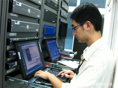 大學計算機專業(yè)就業(yè)選擇 網絡工程師與軟件工程師的深度解析